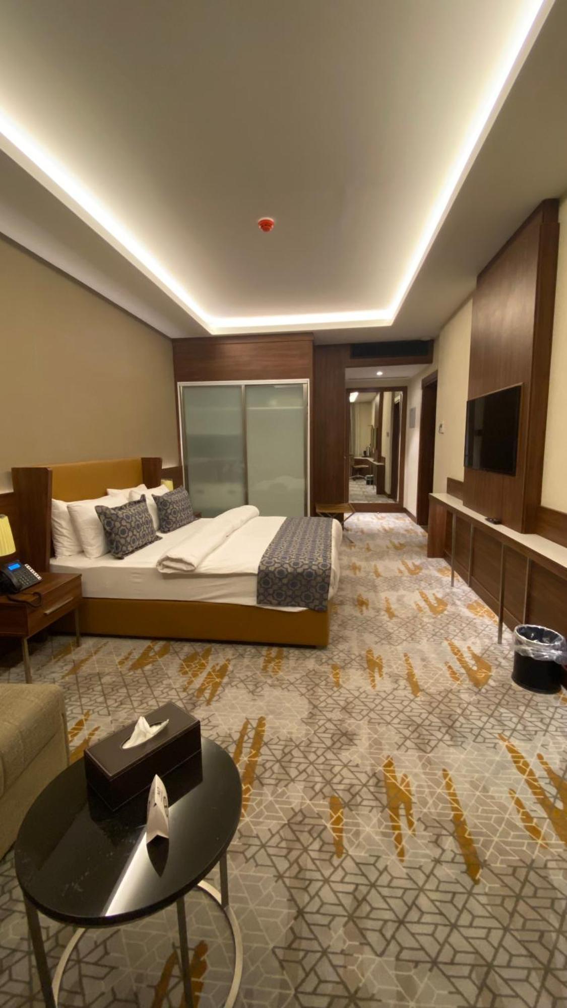 Royal Vista Hotel ‘Ibrī Eksteriør billede