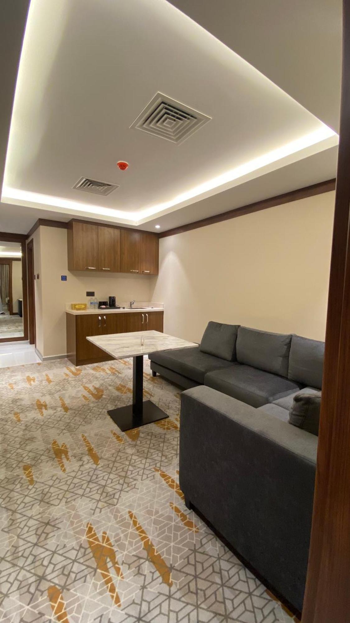 Royal Vista Hotel ‘Ibrī Eksteriør billede