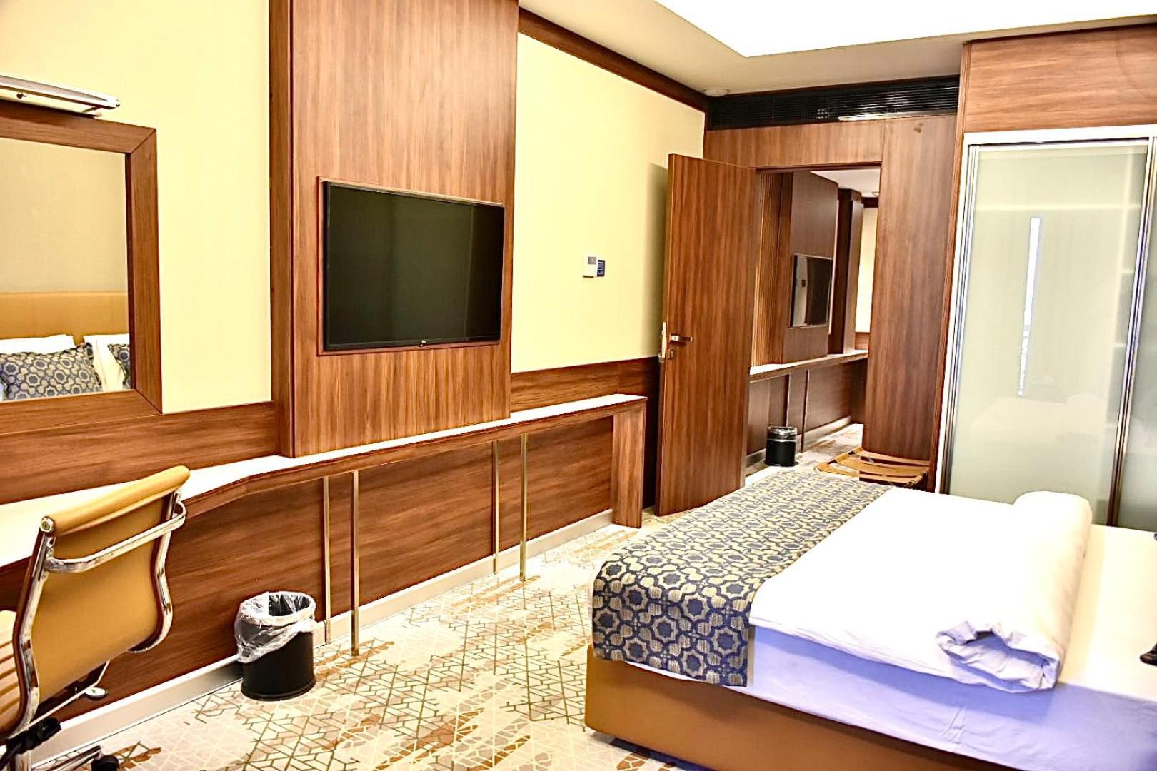 Royal Vista Hotel ‘Ibrī Eksteriør billede