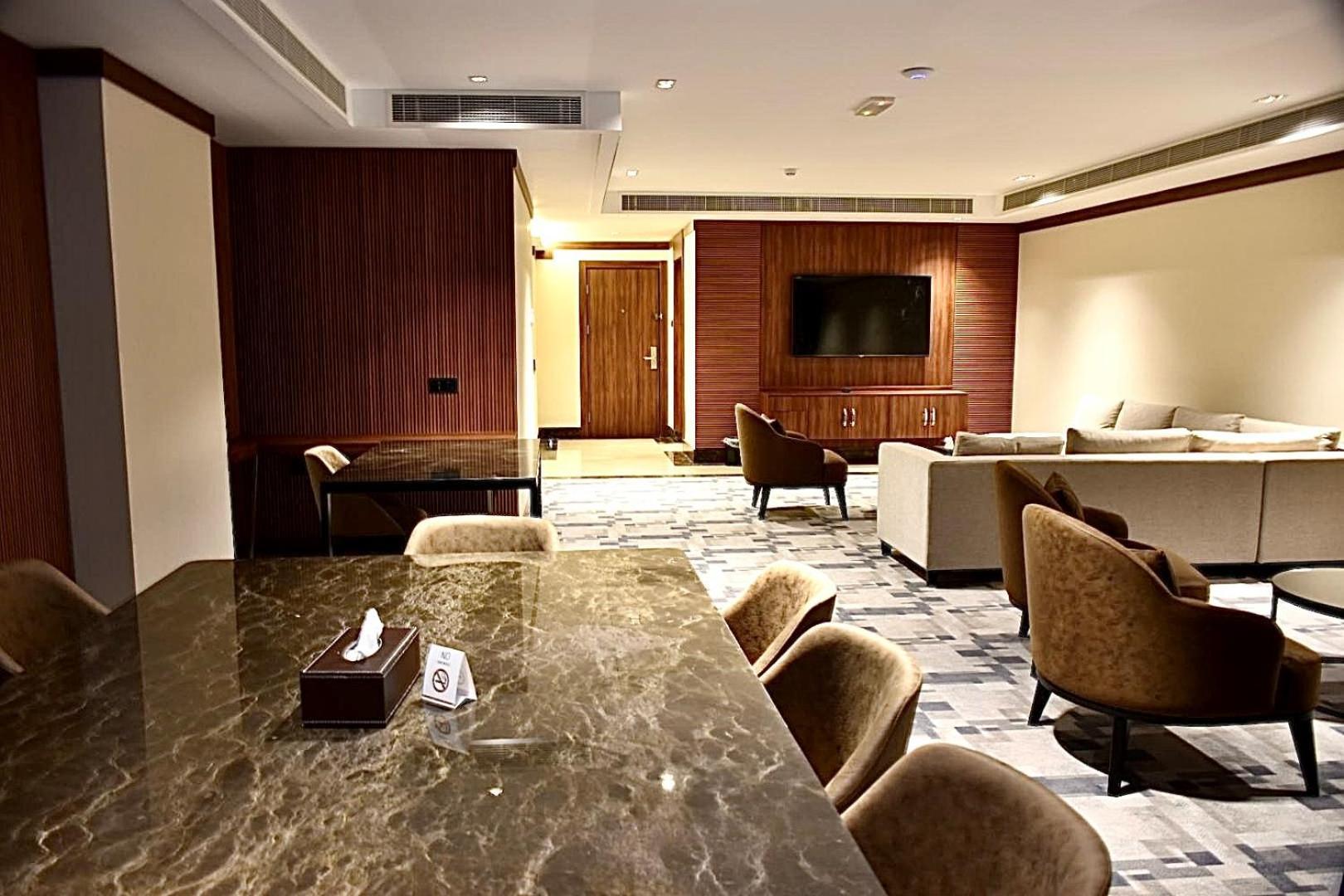 Royal Vista Hotel ‘Ibrī Eksteriør billede